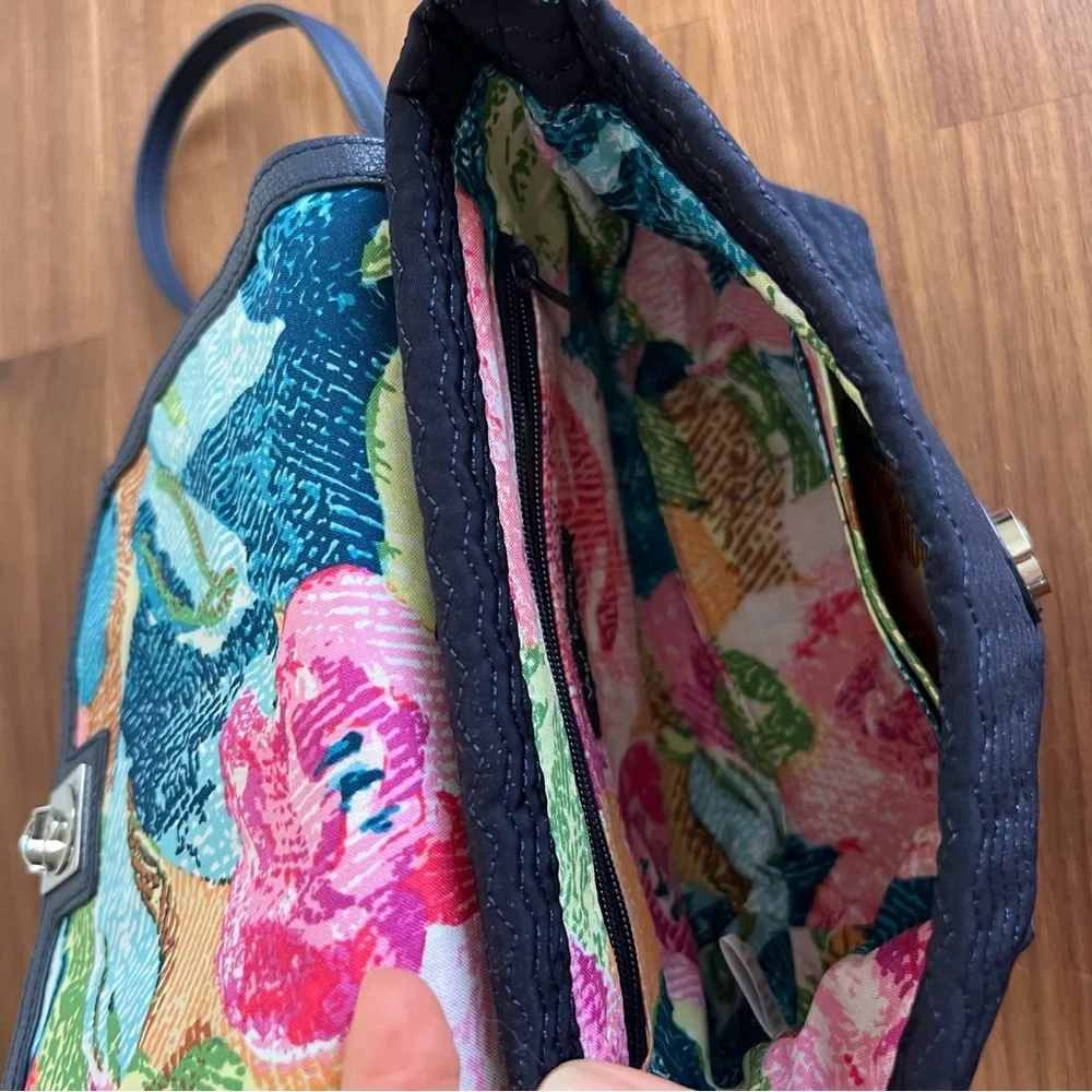 NWT VERA BRADLEY CLASSIC NAVY RFID MINI CARSON CHAIN LEATHER CROSSBODY BAG